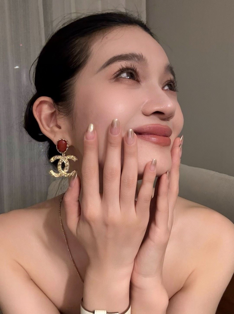 Ch**el earrings